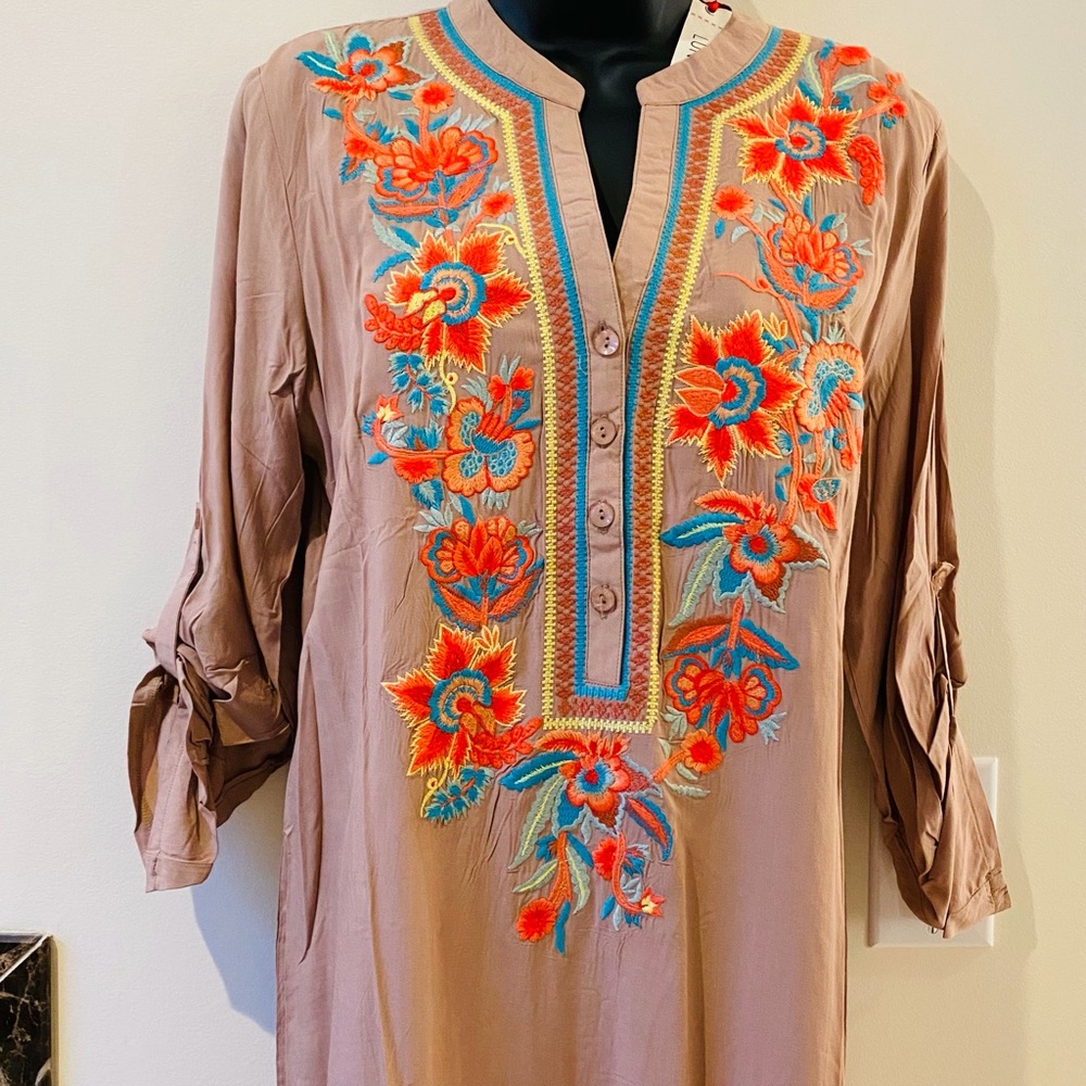 NWTEmbroidered Tunic sizeS Anthropologie Luna Moon